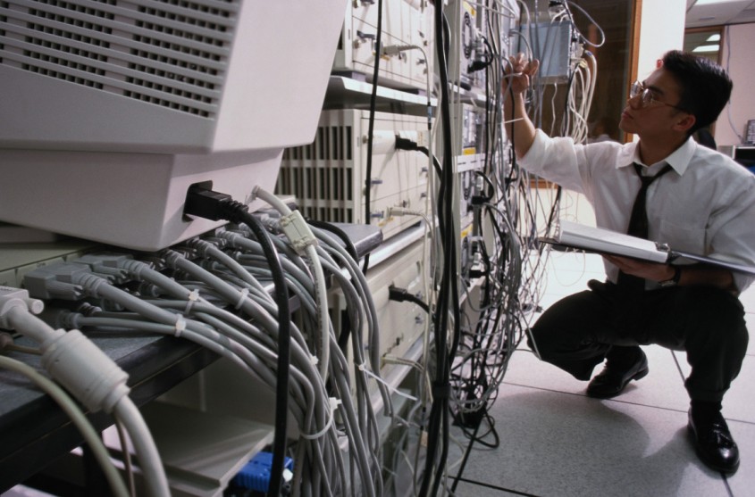 Small Business IT Tips: - Virtualization Using Virtual Machines to run your business services is probably the cheapest and easiest way to boost your business efficiency and lower costs. Some ideas where you can use virtualization Maintain your...